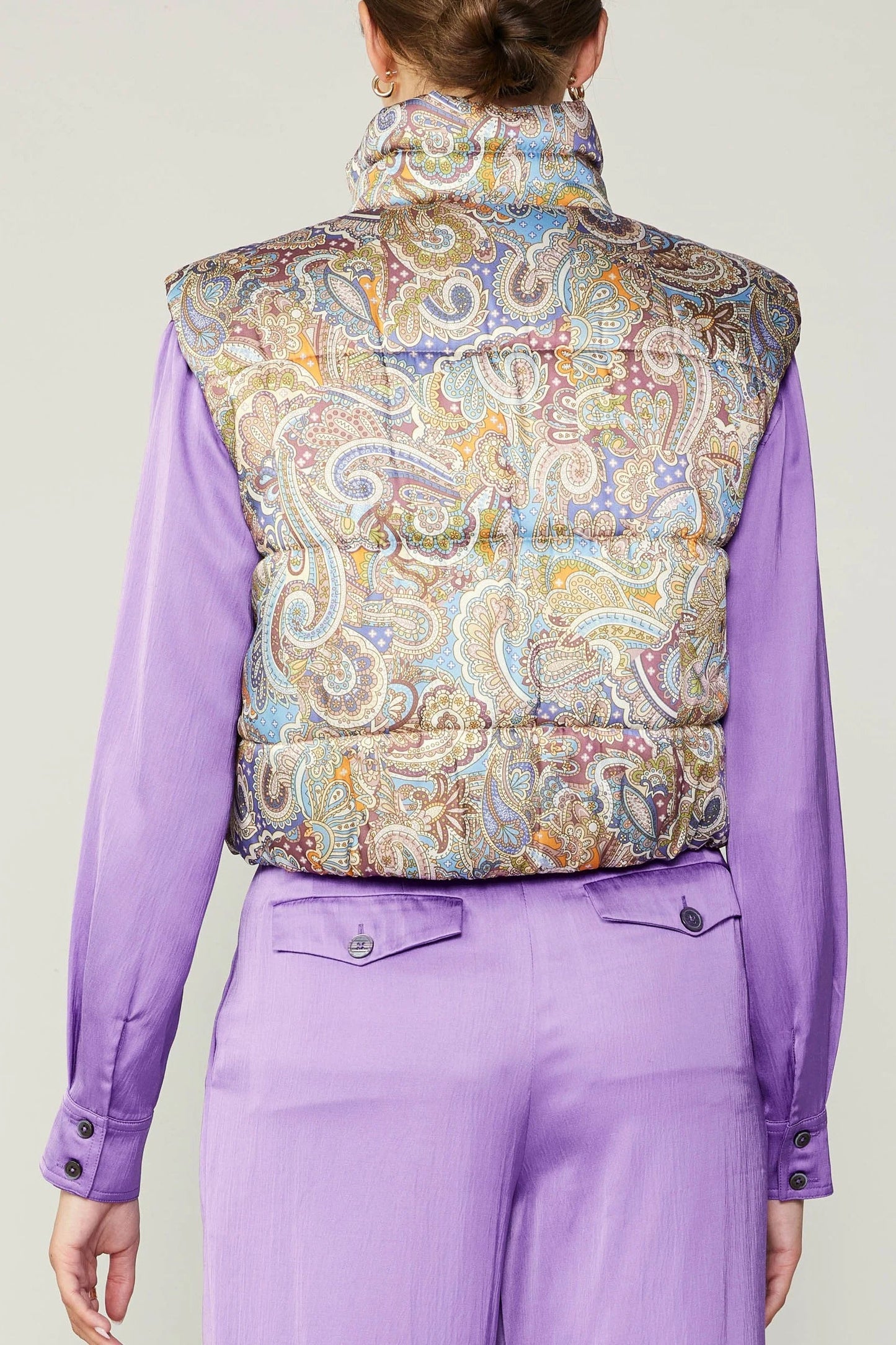 Ruby & Jenna Women's Paisley Print Padded Vest