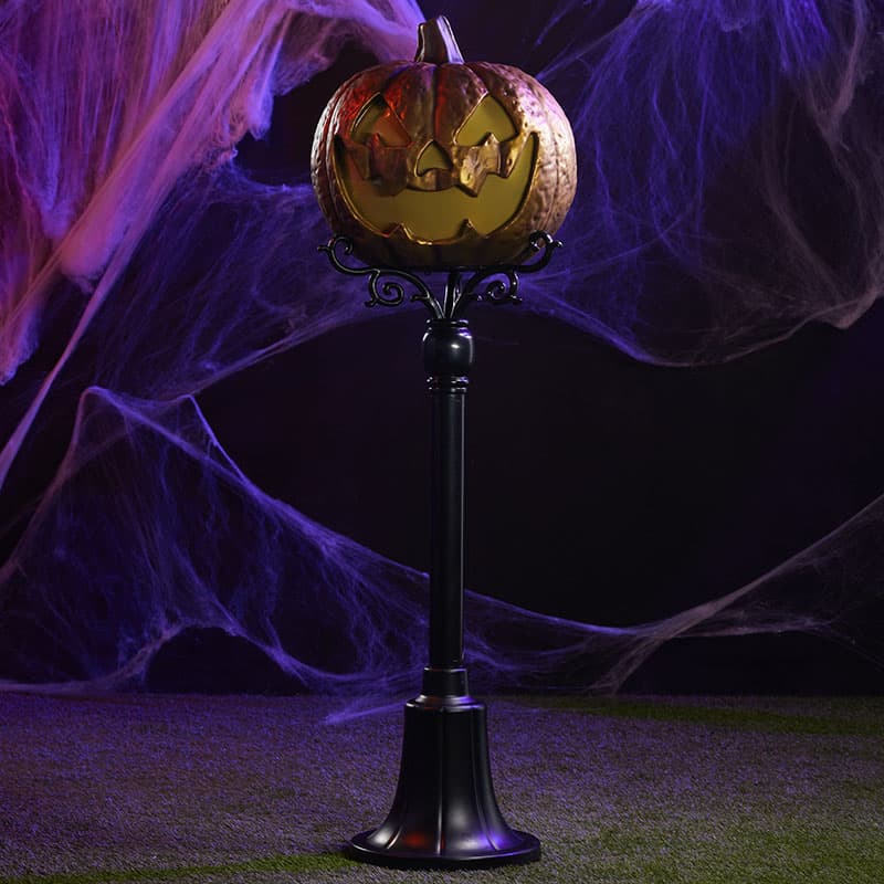 Cracker Barrel Flaming Jack-O-Lantern Lamp Post