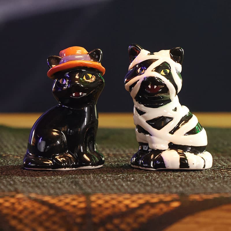 Cracker Barrel Mummy Cat Mini Salt Shaker