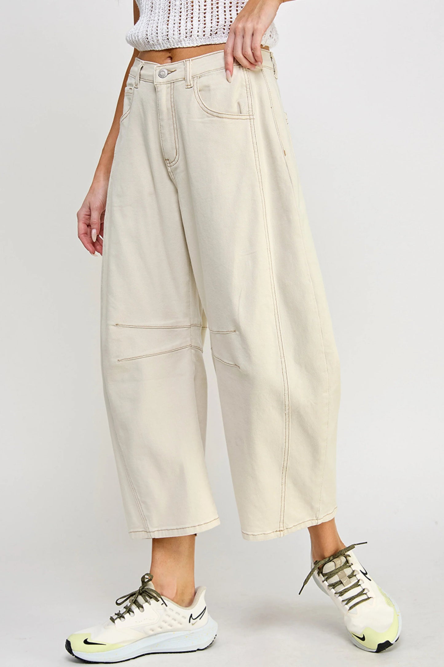 Ruby & Jenna Women's Mid Rise Barrel Jean - natural