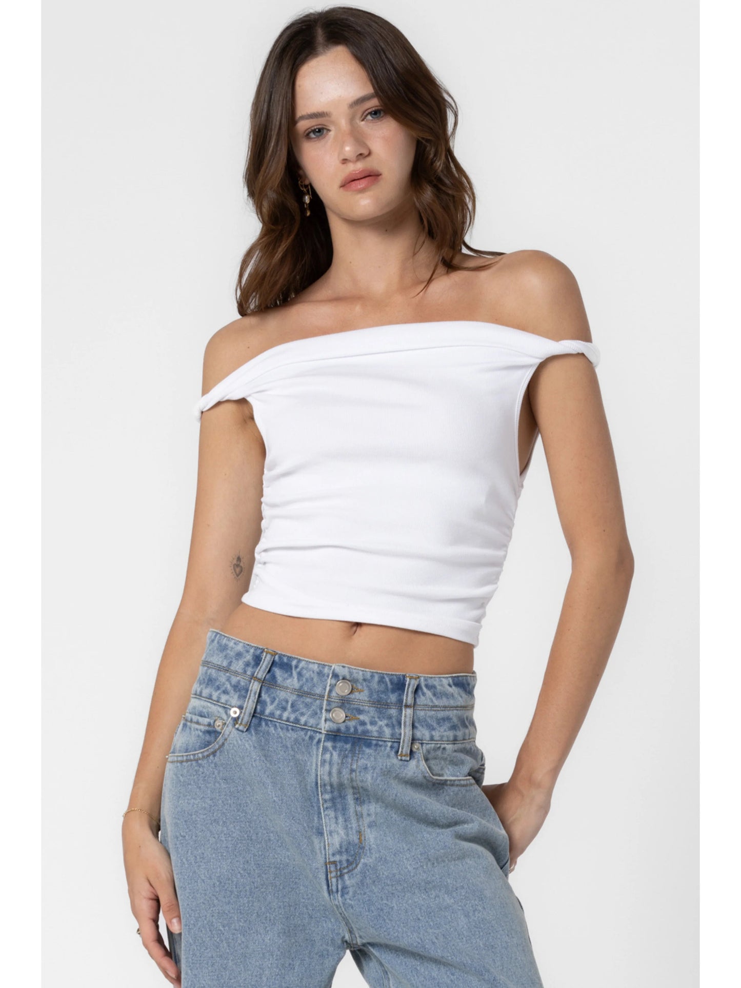 Ruby & Jenna Women's Ribbed Twist Off The Shoulder Top