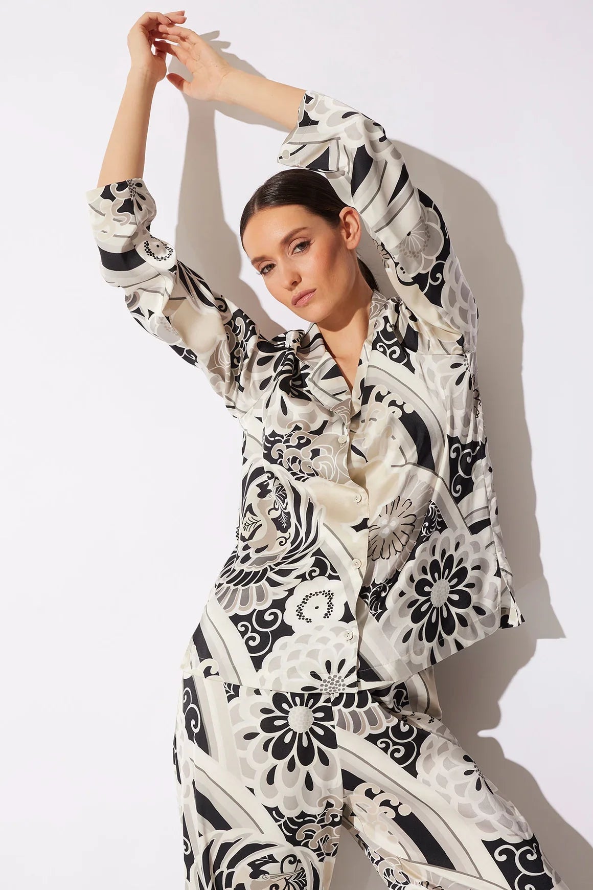 NATORI Medallion Notch Button Front PJ