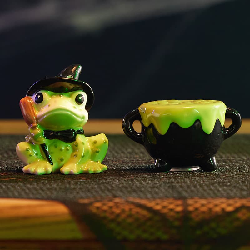 Cracker Barrel Cauldron Mini Pepper Shaker