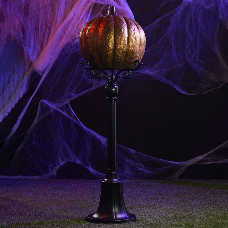 Cracker Barrel Flaming Jack-O-Lantern Lamp Post