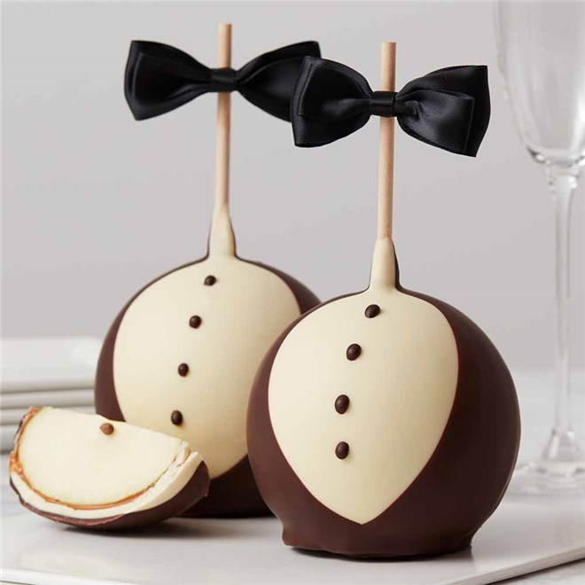 Mrs Prindables Tuxedo Jumbo Caramel Apple Set