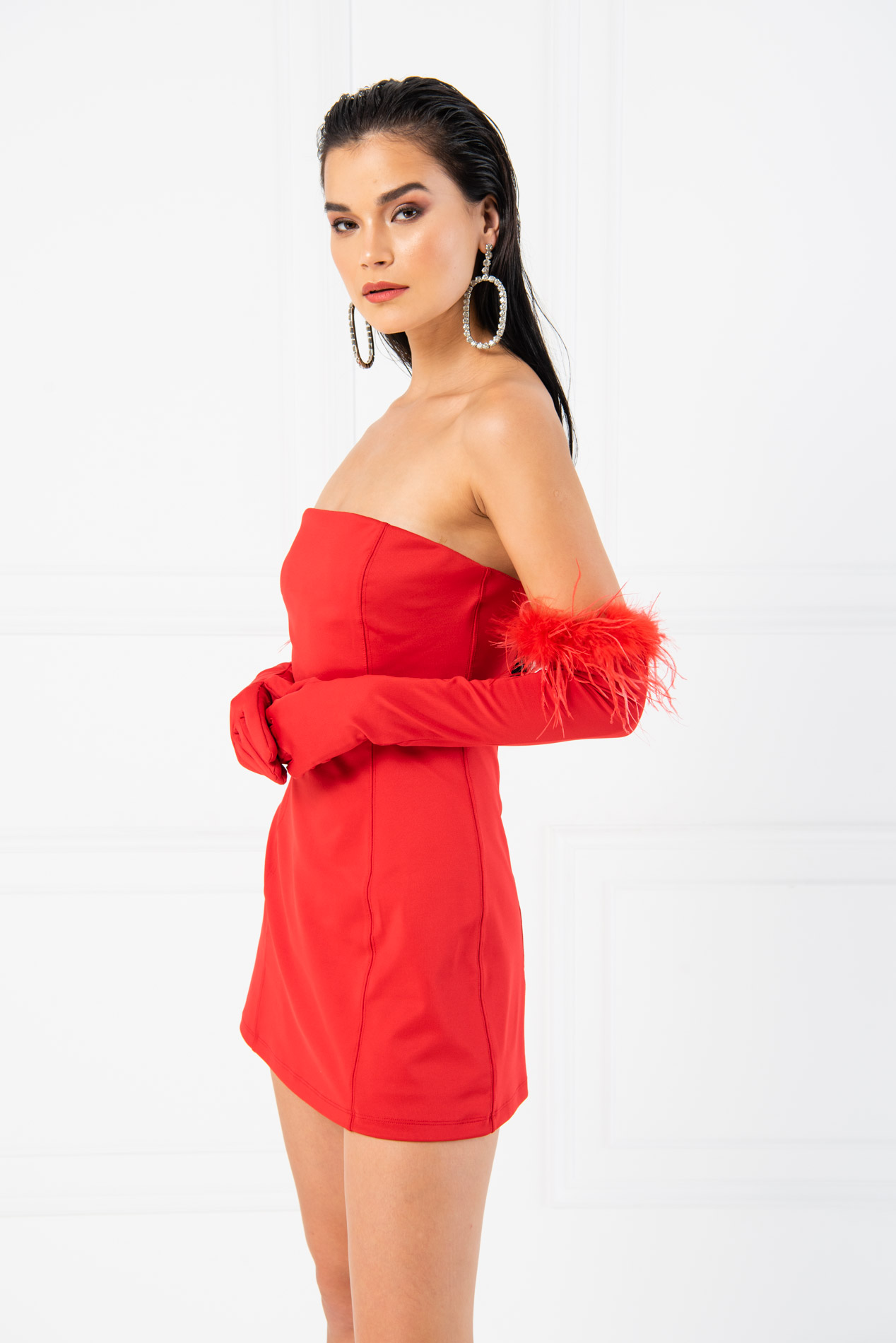 Kikiriki Women's Red Off The Shoulder Mini Dress With Glove