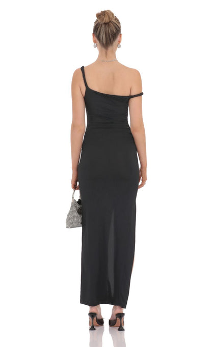 Lucy In The Sky Twist Off Should Maxi Dress in Black