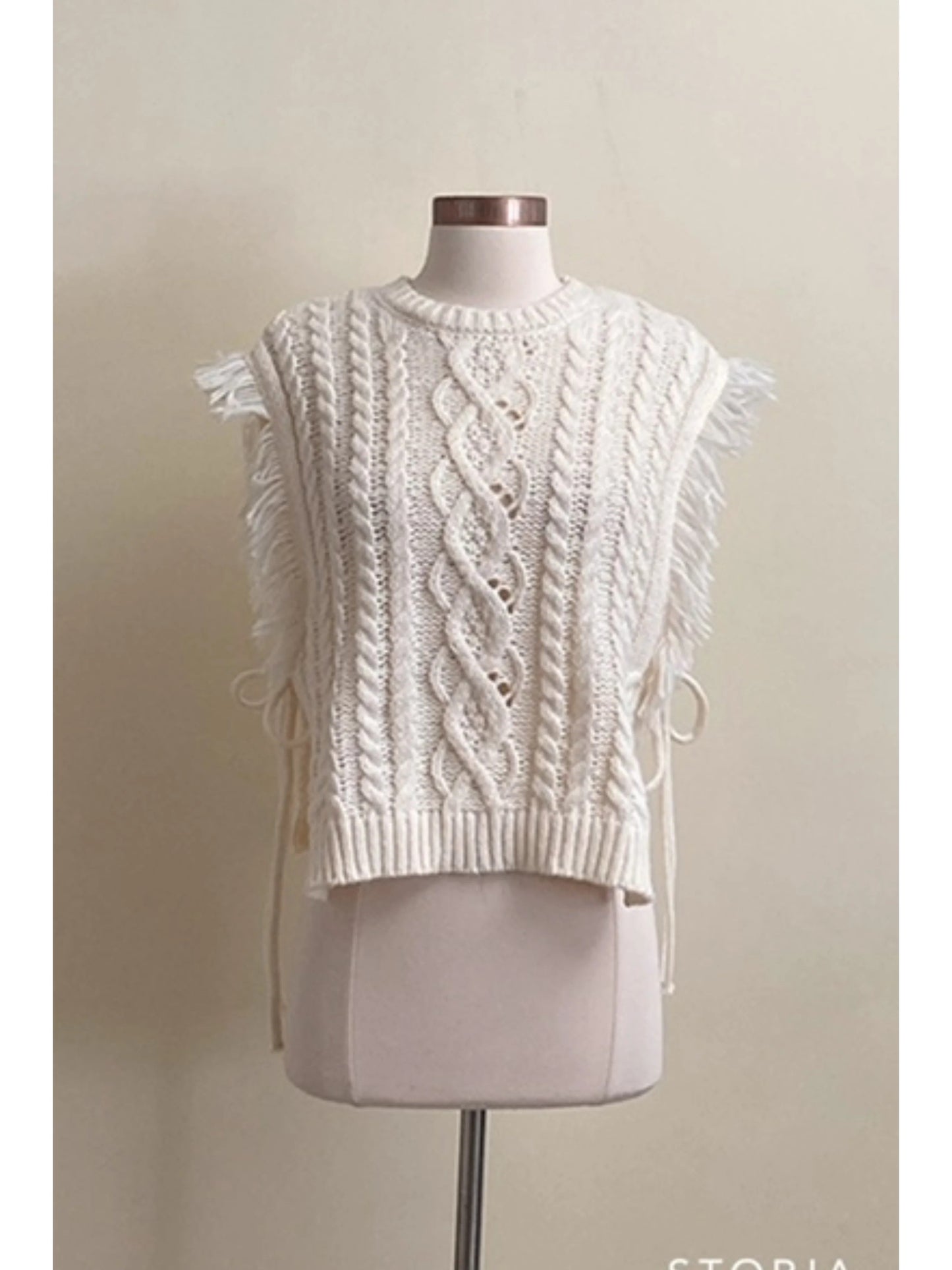 Ruby & Jenna Women's Sleeveless Fringe Sweater