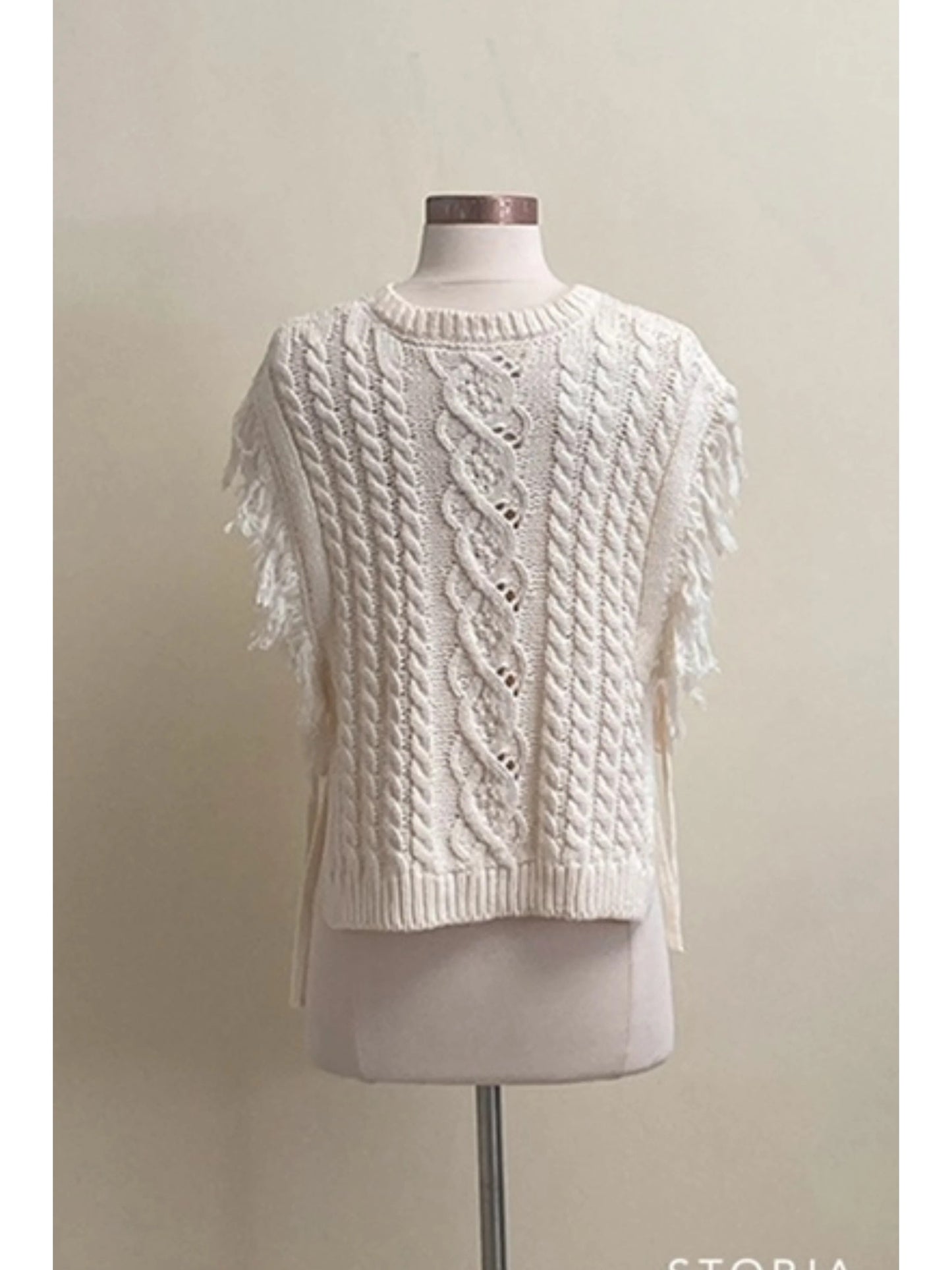 Ruby & Jenna Women's Sleeveless Fringe Sweater