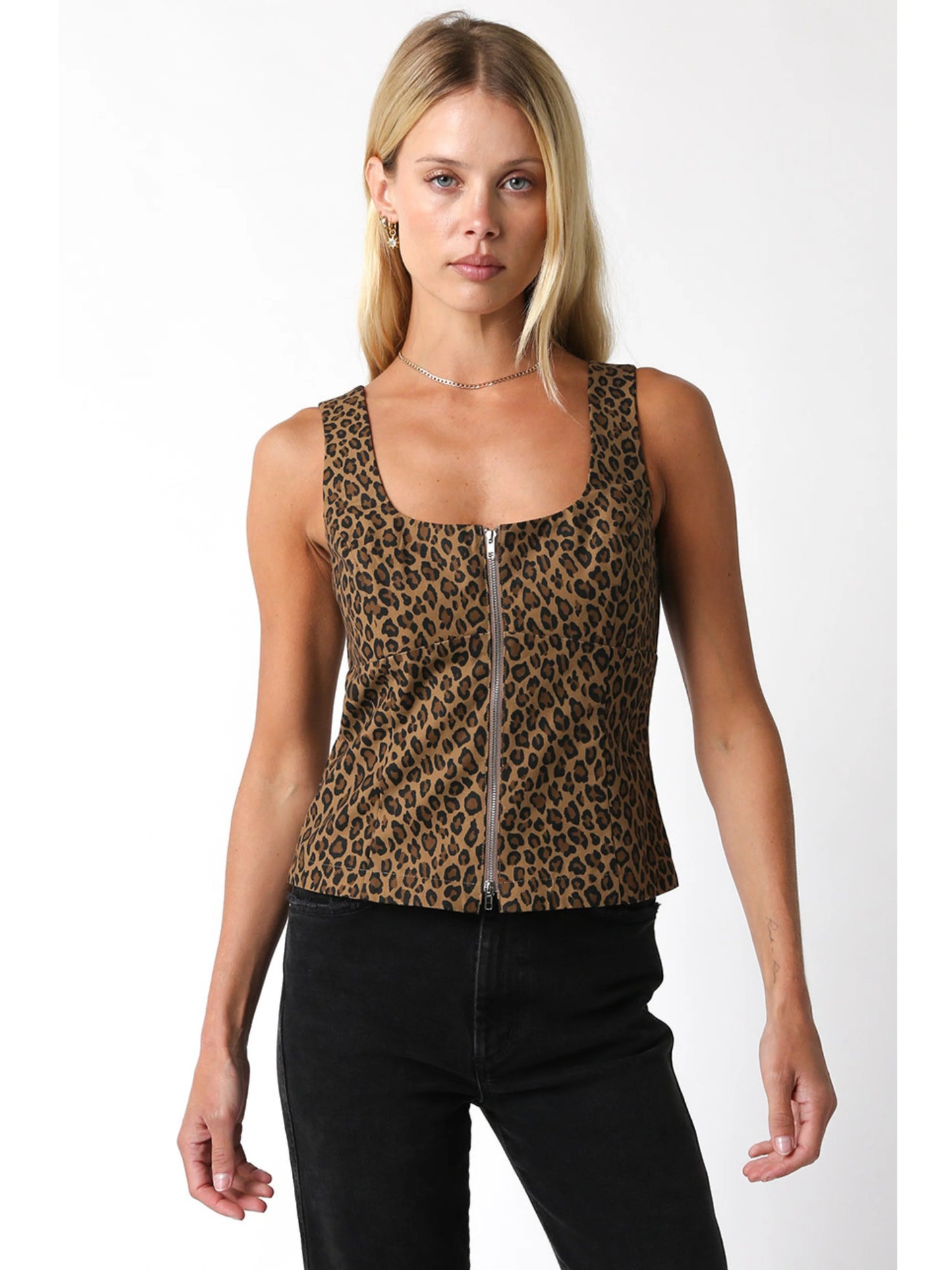 Ruby & Jenna Women's Sleeveless Zip Up Top