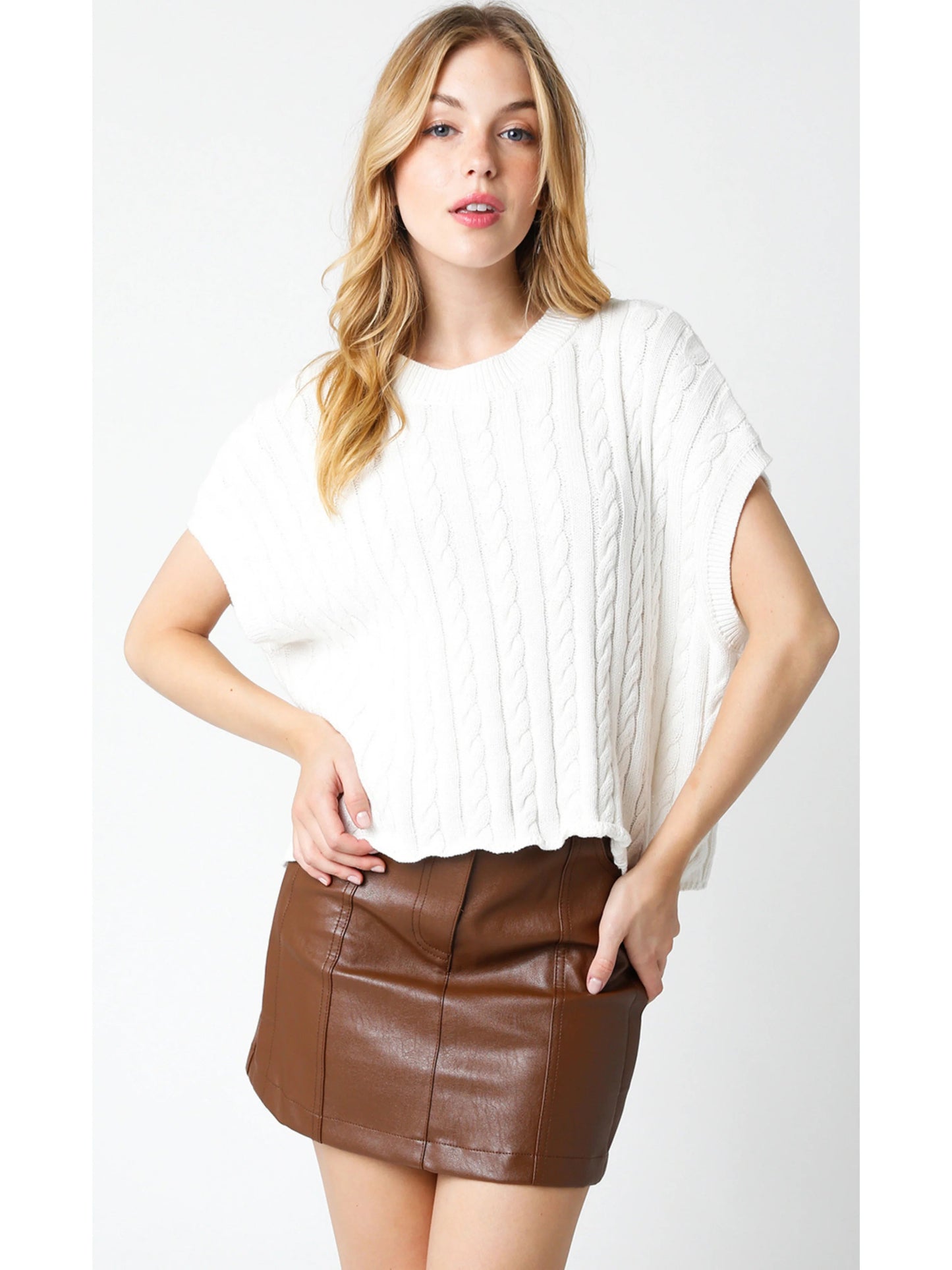 Ruby & Jenna Women's Short Sleeve Cable Sweater