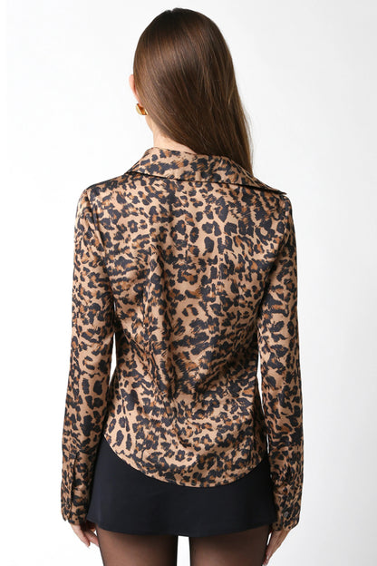 Ruby & Jenna Women's Leopard Button Up Top