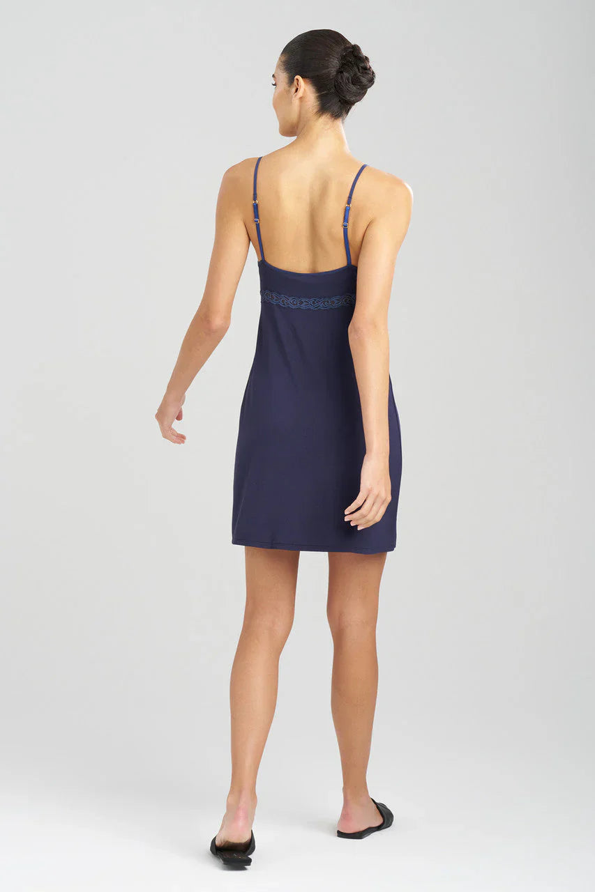 NATORI Feathers Essentials Lenzing Ecovero Viscose Lace Applique Chemise