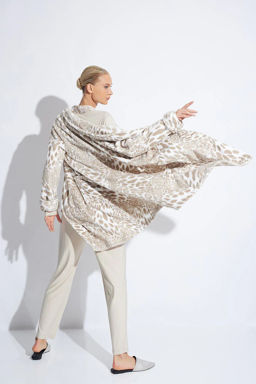 Natori Plush Leopard Robe - Sand Taupe