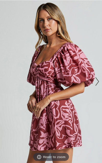 Showpo Lydie Mini Dress - Sweetheart Short Balloon Sleeve Ruched Bodice Dress in Whirlwind Floral Print