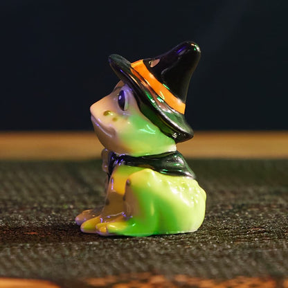 Cracker Barrel Frog Witch Mini Salt Shaker