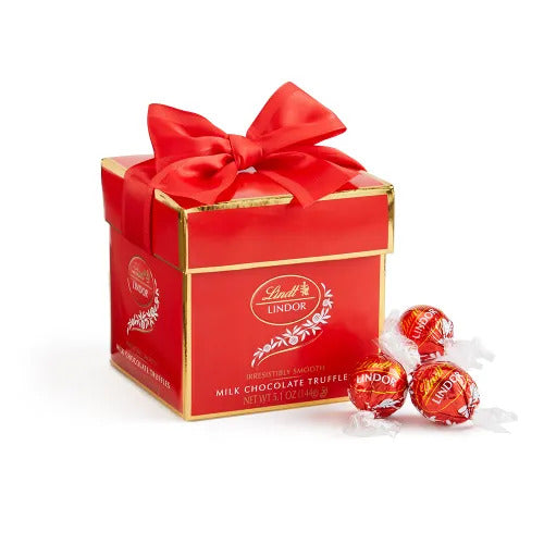 Lindt Chocolate Milk Chocolate LINDOR Gift Box (12-pc, 5.1 oz)