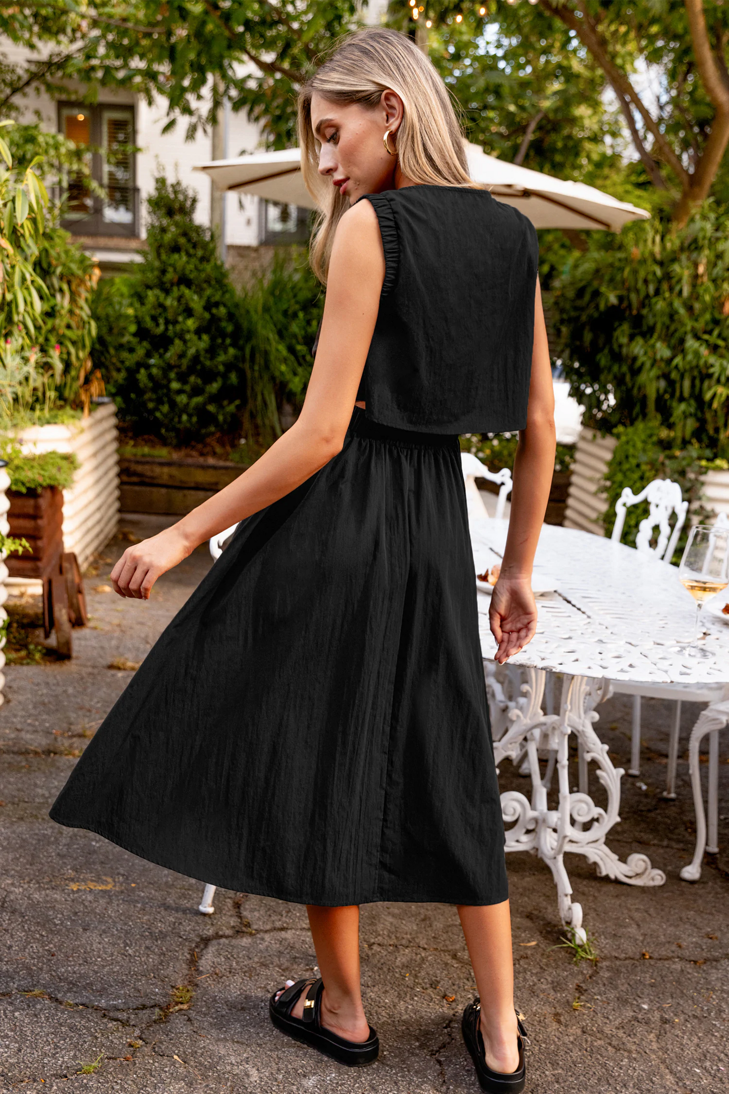 Cupshe Black Round Neck Sleeveless Elastic Waist Midi Dress