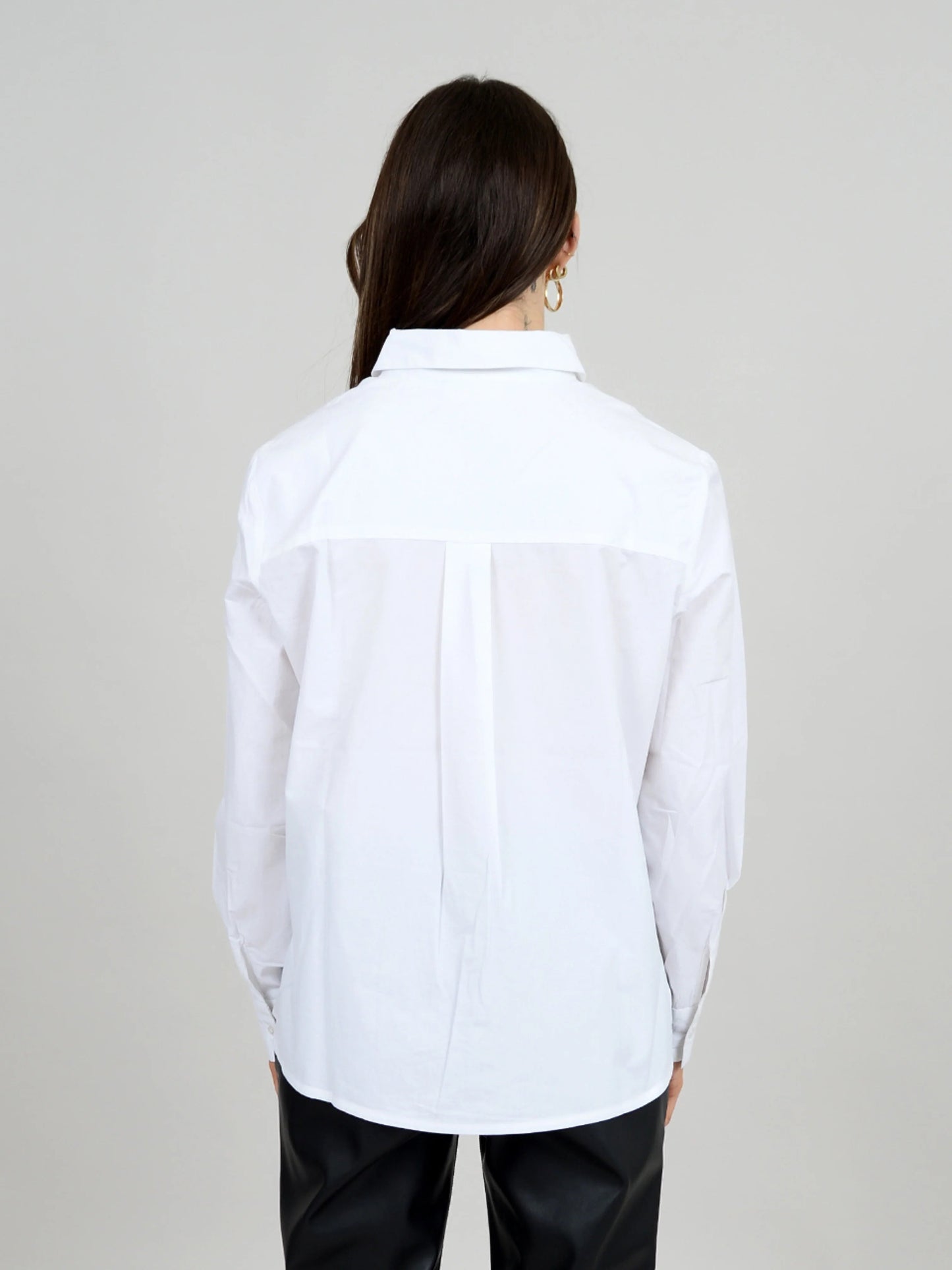 Ruby & Jenna Women's Straight Fit Button Down